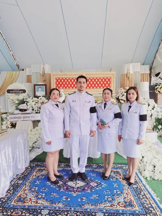 วันที่ 6 ตุลาคม 2568 นายภาคภูมิ ติณพันธ์ นายก อบต.สินปุน มอบหมาย นายรหงษ์ คงสกูล รองนายกฯ พนักงานส่วนตำบลและครูผู้ดูแลเด็กร่วมพิธีพระราชทานเพลิงศพคุณพ่ออรุณ ทุ่มทอง ณ วัดควนนิยมฯ ม.8 ต.สินปุน
ขอบคุณข้อมูลจาก นางสาวจันทิมา นวลปาน