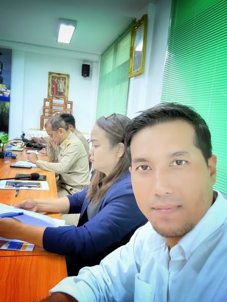 วันที่ 3 พฤศจิกายน 2568 นายภาคภูมิ ติณพันธ์ นายก อบต.สินปุน  มอบหมาย นายรหงษ์ คงสกูล รองนายกฯ เข้าประชุมหัวหน้าส่วนราชการอำเภอพระแสง หัวหน้าหน่วยงานรัฐวิสาหกิจ ผู้บริหารองค์กรปกครองส่วนท้องถิ่น และสมาชิกสภาองค์การบริหารส่วนจังหวัดสุราษฎร์ธานี ณ ห้องประชุมนภา กาญจนกีรณา ที่ว่าการอำเภอพระแสง จังหวัดสุราษฎร์ธานี
ขอบพระคุณข้อมูลจาก นายรหงษ์  คงสกูล