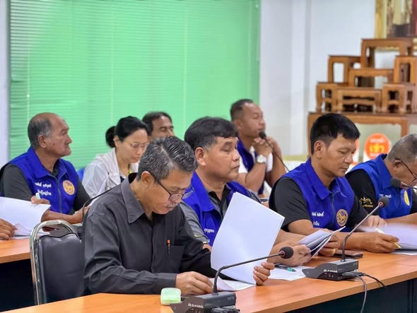 วันที่ 1 ธันวาคม 2568 นายเศกสิทธ์ ศรีสำราญ ปลัด อบต.สินปุน ปฏิบัติหน้าที่ นายก อบต.สินปุน มอบหมาย ให้นายประเสริฐ สม้อ จพง.ป้องกันฯ งานป้องกันฯสำนักปลัด เข้าประชุมคณะกรรมการ กชภอ.เพื่อช่วยเหลือผู้ประสบอุทกภัย จำนวน 29 ครัวเรือน ณ ห้องประชุม นภา กาญจนากีรณา อ.พระแสง